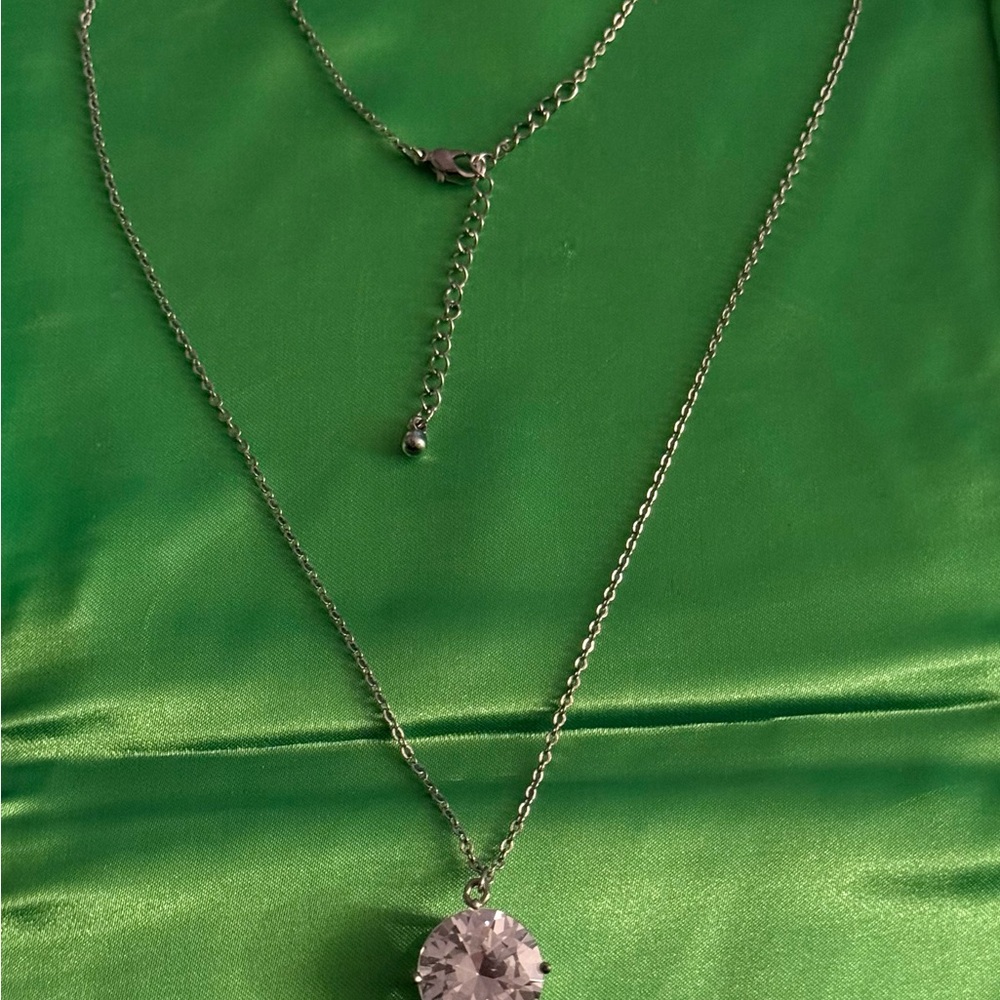 Elegant Silver Color Necklace with Crystal Pendant